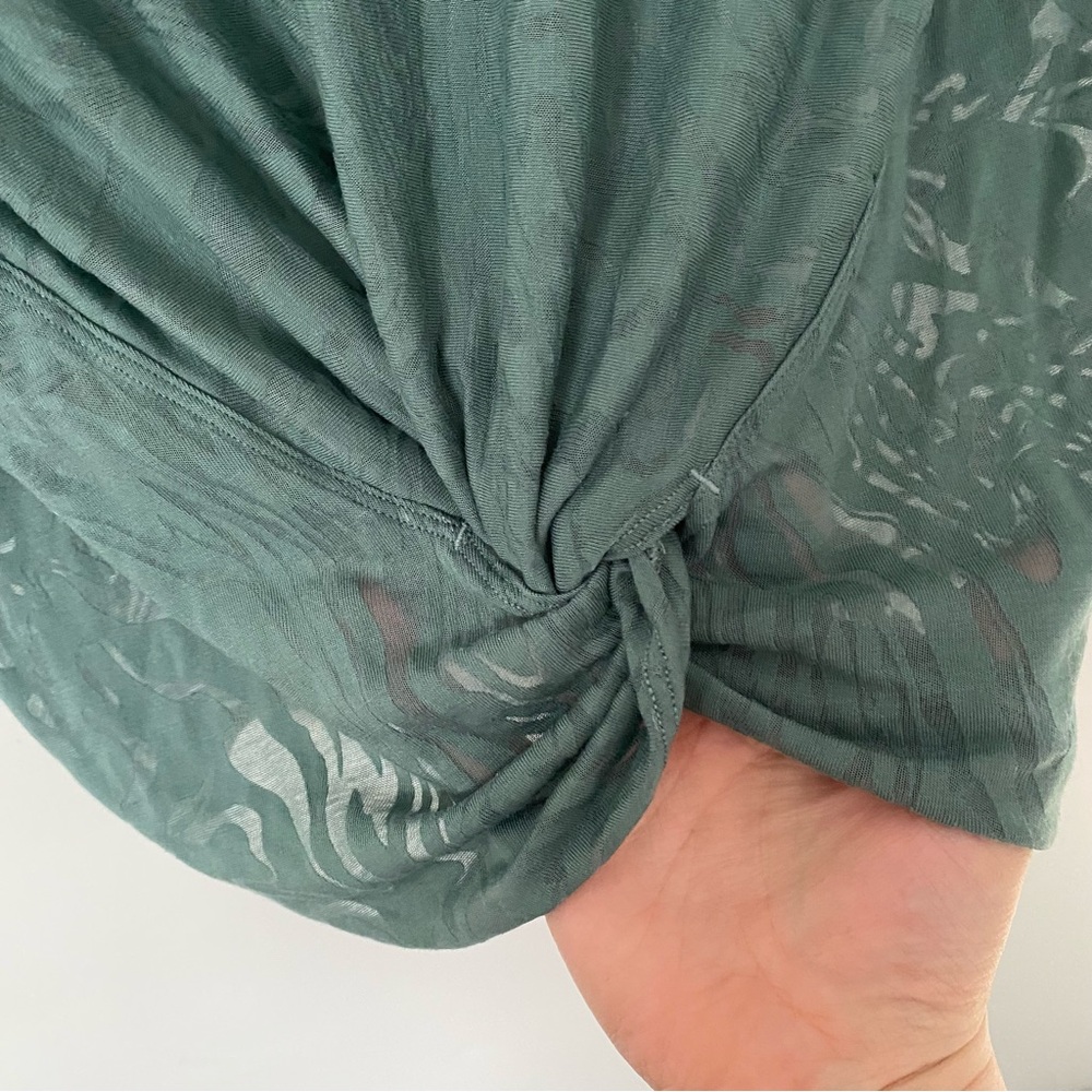Lululemon Crescent Tee *Veil Tidewater Teal Size 6 - Picture 6 of 10